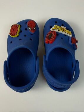 CROCS Kids Blue Spider-Man Clogs with Charms